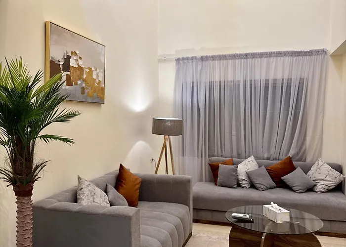 The Cosy Duplex With Gym Access & Near Mall, Palooza